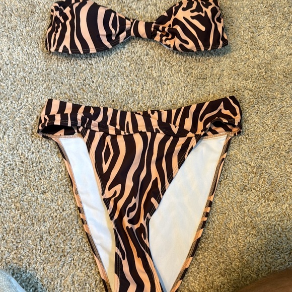 Nasty gal Zebra High Leg Bikini Bottoms - Picture 5 of 10